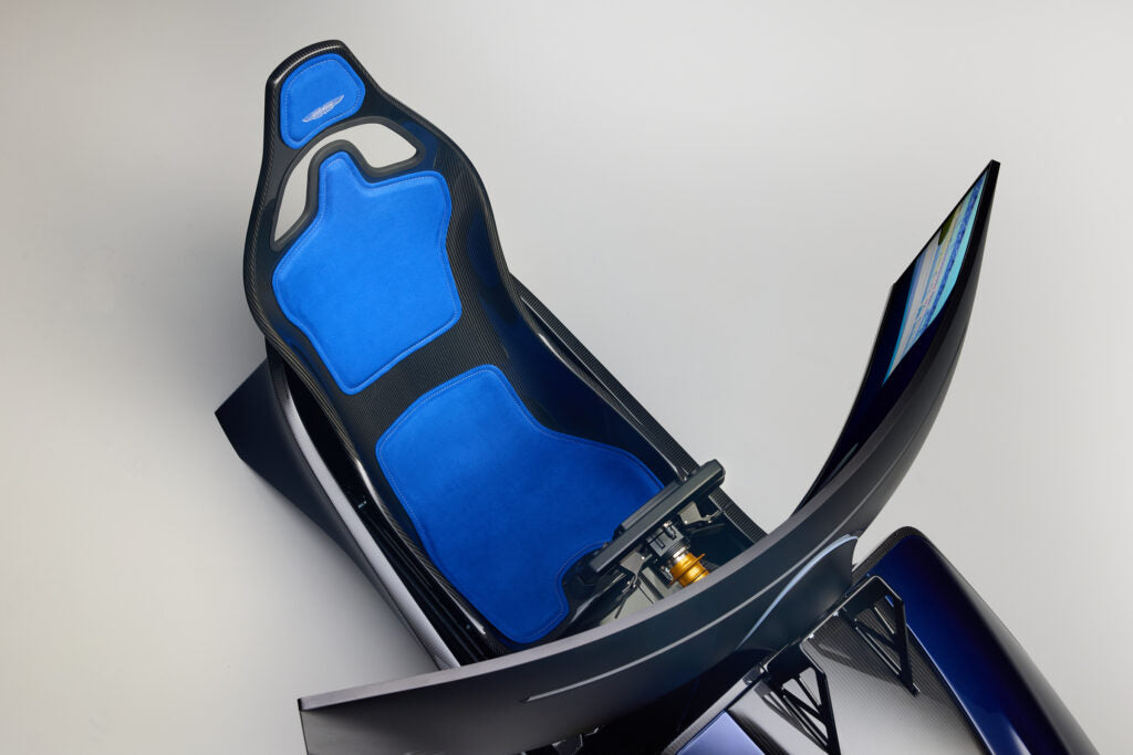 Aston Martin and Curv Racing Simulators [</strong><em>present the AMR-C01-R]</em>